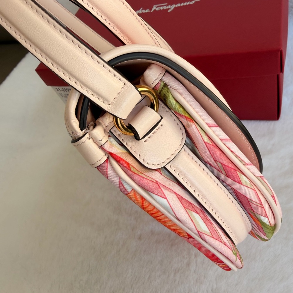 Salvatore Ferragamo Pink Floral Crossbody Bag Brand New - Picture 4 of 9